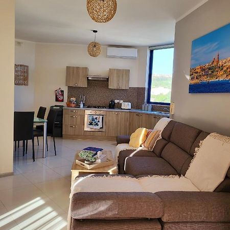 Ir-Rixa Holiday Penthouse Għajnsielem Eksteriør billede